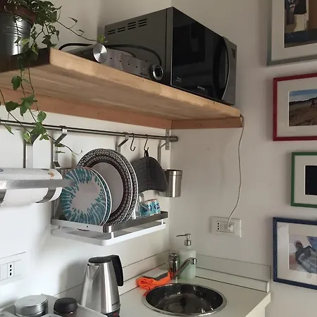 Oda ve Kahvaltı Up To Seven Milano